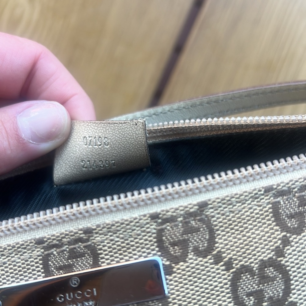 Authentic Gucci GG Canvas Classic Pochette In Classic Brown - Picture 11 of 11